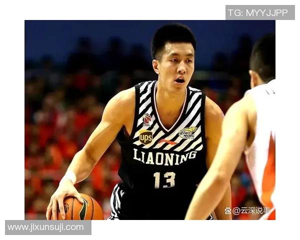 郭艾伦带领中国男篮勇闯国际赛场展现实力与风采的精彩瞬间